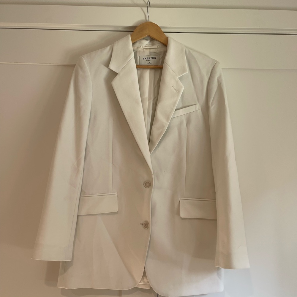Aritzia Babaton Atelier Nee Agency white blazer